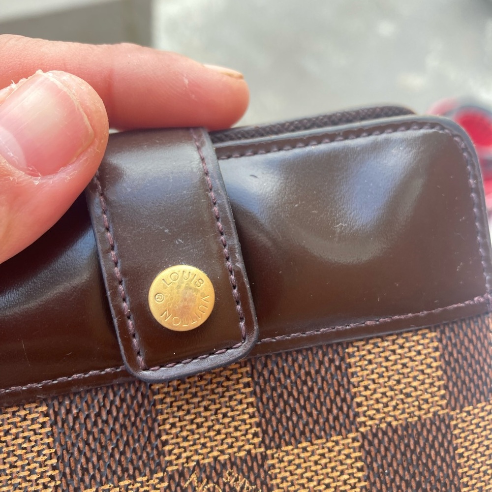 Louis Vuitton Compact Wallet - Picture 4 of 14